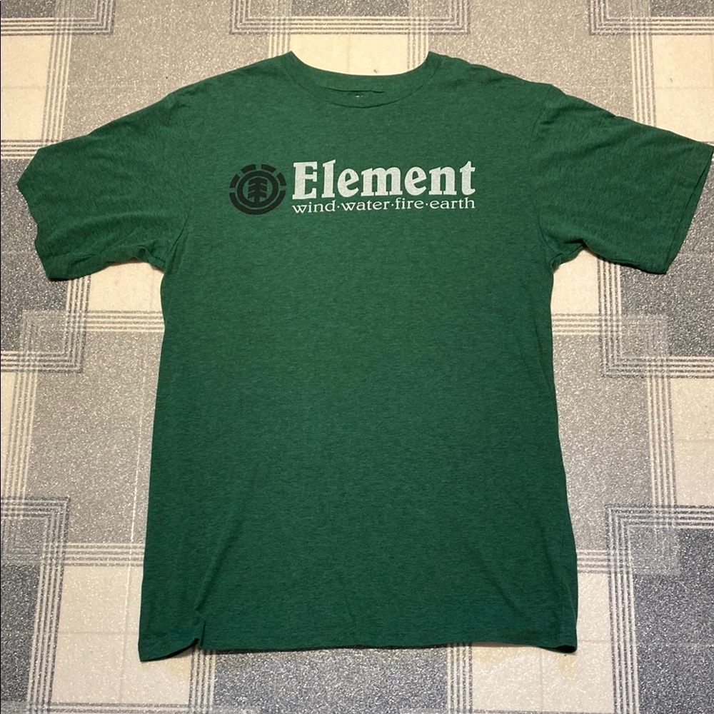 3 Like new Element short sleeve t-shirts